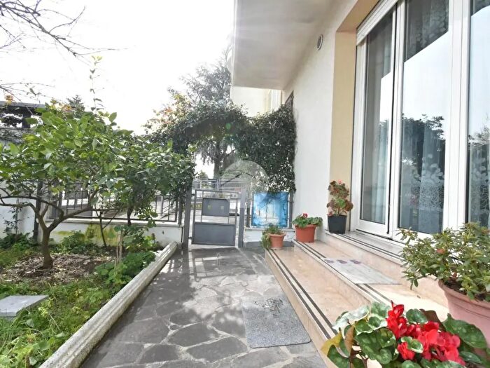 Appartamento trilocale in vendita in Piazza Walter Gropius, Santarcangelo Di Romagna