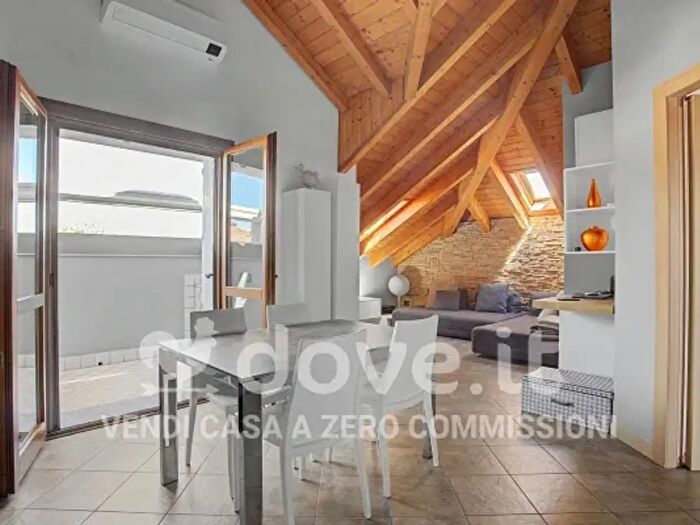 Appartamento trilocale in vendita in Via Alessandro Manzoni, Jerago Con Orago