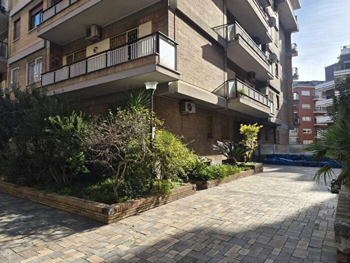 Appartamento trilocale in affitto in Piazza di Villa Carpegna, Gregorio VII Piccolomini, Roma