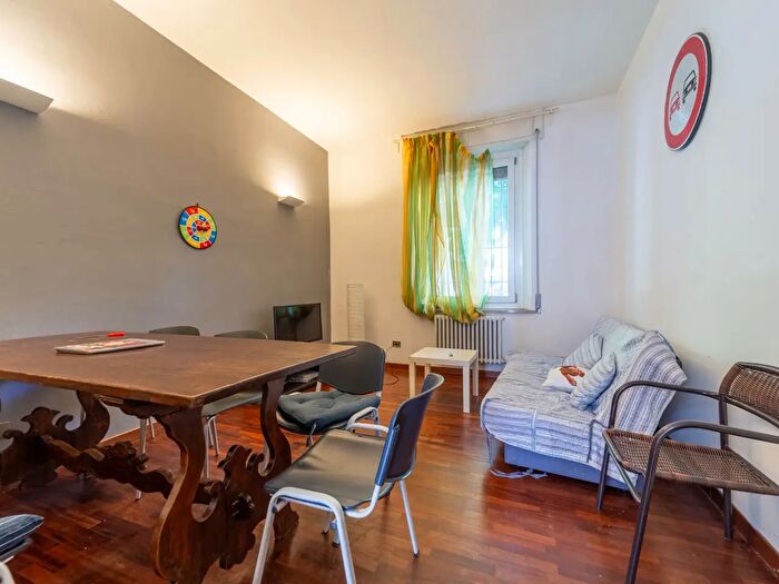 Appartamento con 6 locali in vendita in Viale Osacca, Parma