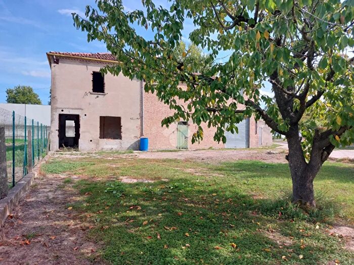 Appartamento trilocale in vendita in Via Cento, Vigarano Mainarda