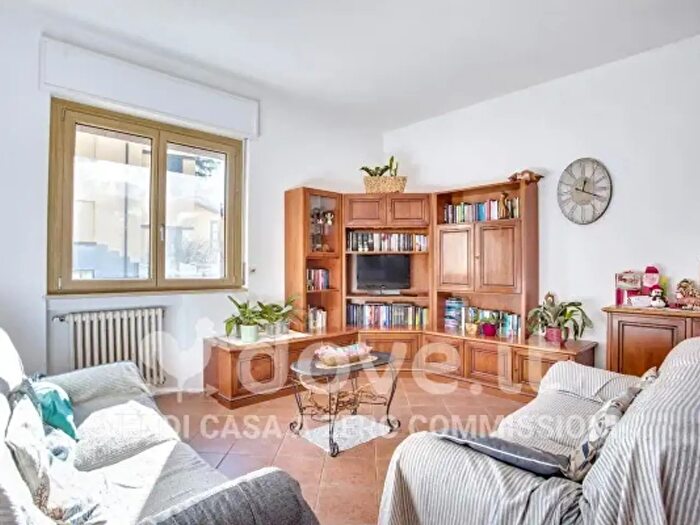 Casa quadrilocale in vendita in Via XXV Aprile, Carnago