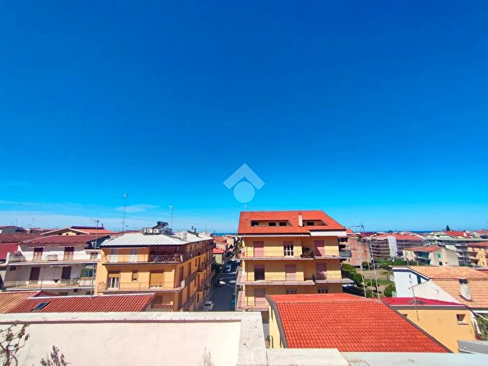 Appartamento quadrilocale in vendita in Via Roberto Mirabelli, Amantea