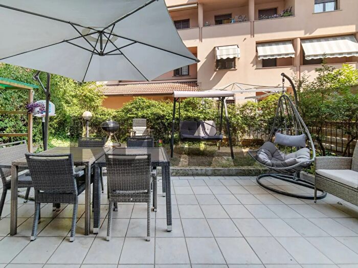 Casa con 5 locali in vendita in Via Correggio, Monza