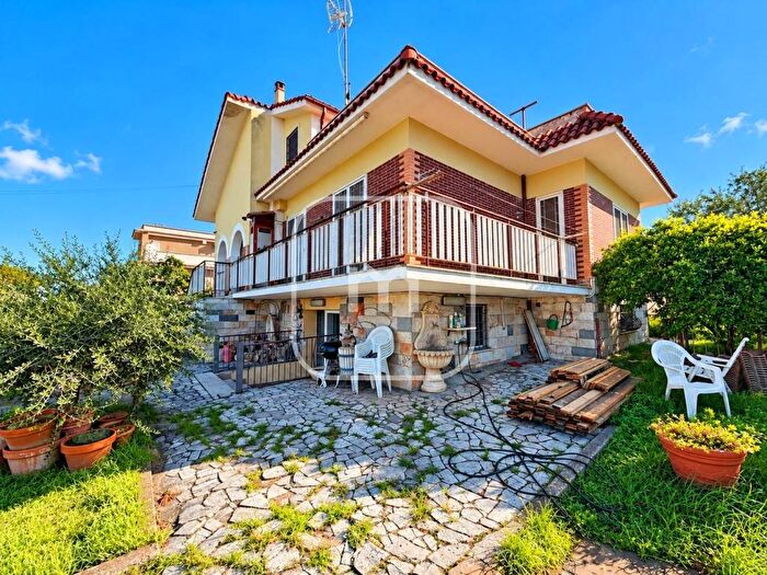 Casa quadrilocale in vendita in Via Giovanni Strauss, Valle Martella, Zagarolo