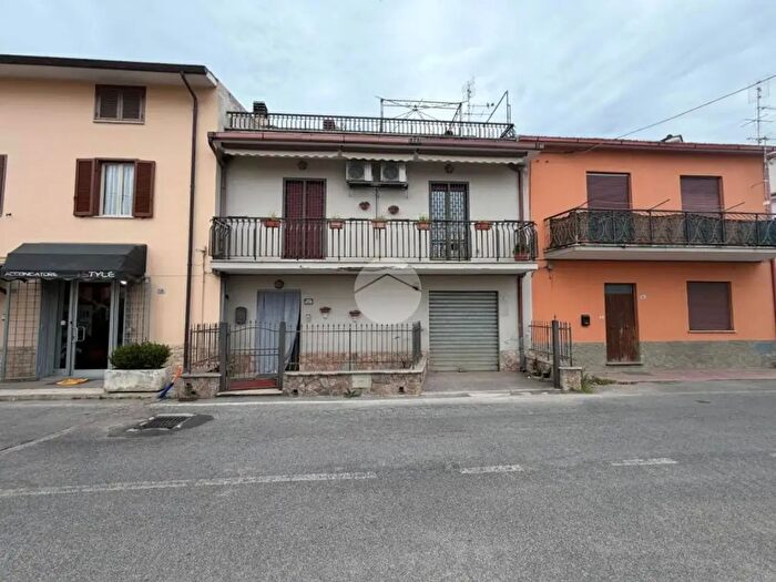 Casa con 7 locali in vendita in Via Borgo Nuovo, Fara In Sabina