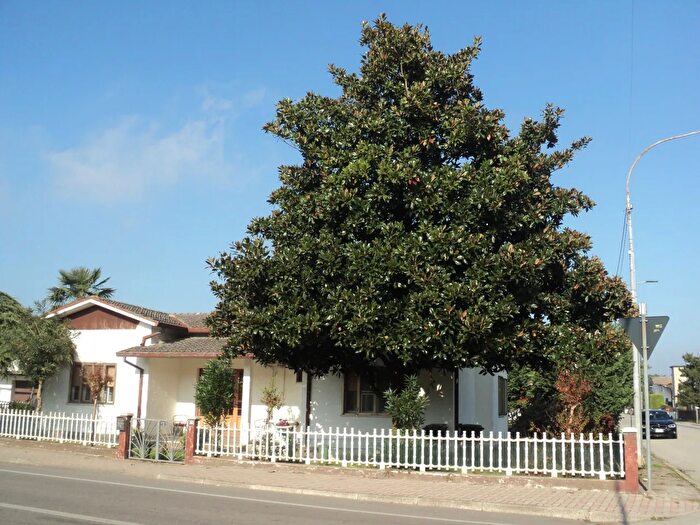 Casa trilocale in vendita in Via Lidi Ferraresi, Ostellato