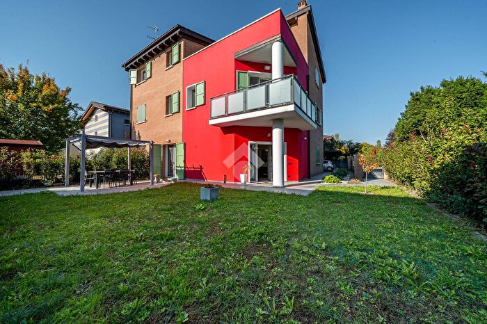 Casa con 5 locali in vendita in Via Fratelli Grimm, SantIlario DEnza