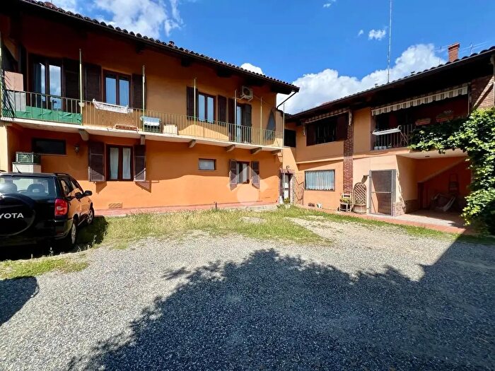 Casa con 6 locali in vendita in Via G B Viotti, Rivoli