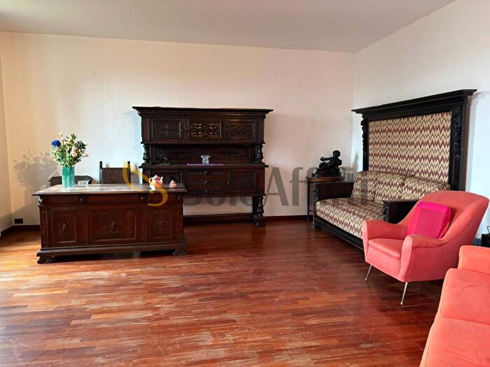 Appartamento con 5 locali in affitto in Viale Lombardia, Frati, Busto Arsizio