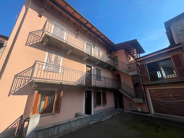 Appartamento trilocale in affitto in Via Silvestro Simonetta, Centro, Cambiasca