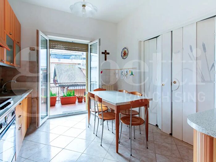 Appartamento quadrilocale in vendita in Via Giovanni Pascoli, Guidonia Montecelio