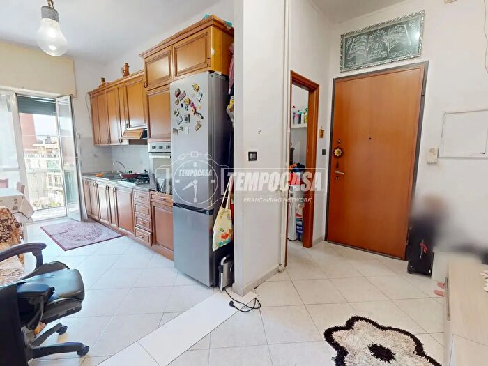 Appartamento trilocale in vendita in Via Fratelli De Maistre, Torino