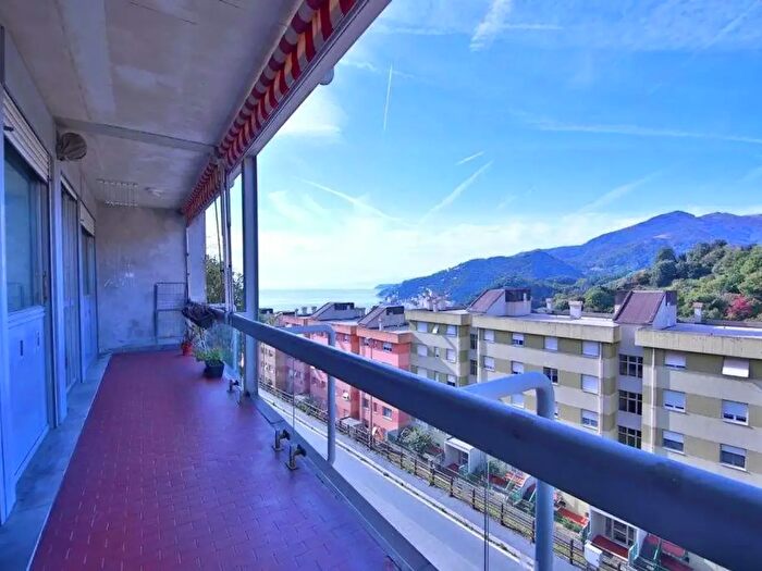 Appartamento con 5 locali in vendita in Via Piero Calmandrei, Genova