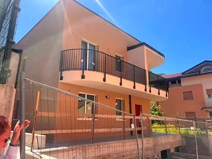 Appartamento quadrilocale in vendita in Ala