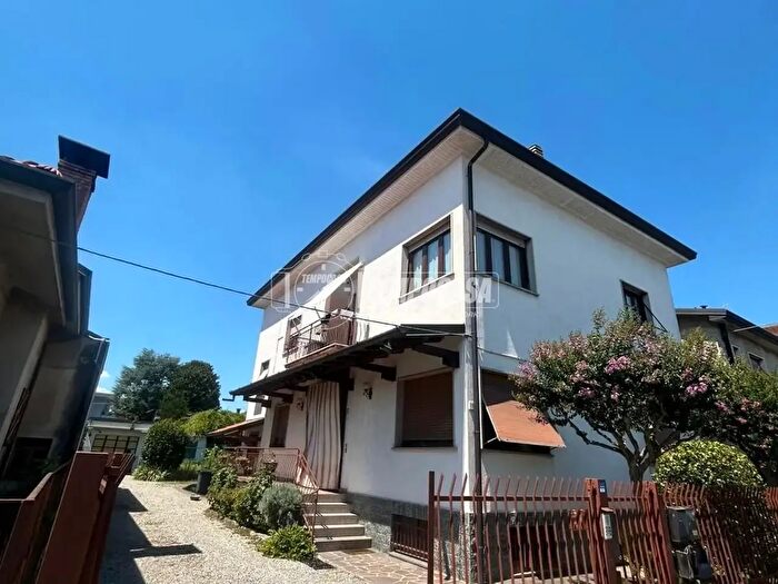 Appartamento trilocale in vendita in Via Prealpi, Lentate Sul Seveso