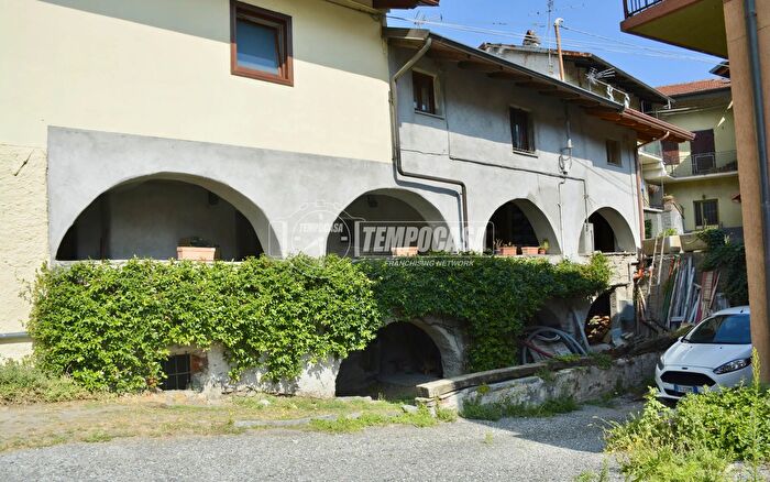 Casa con 5 locali in vendita in Via Roma, Villar Focchiardo