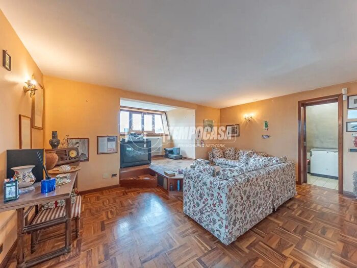 Appartamento bilocale in vendita in Via di San Tommaso dAquino, Roma