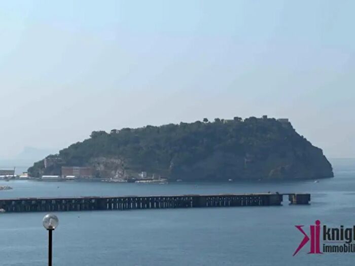 Appartamento con 5 locali in affitto in Via Pisciarelli Traversa, Pozzuoli