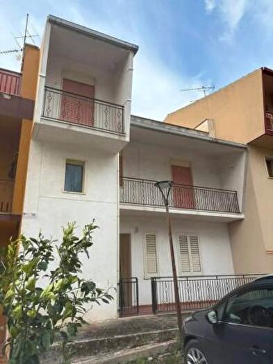 Casa con 6 locali in vendita in Via Vincenzo Bellini, Salaparuta