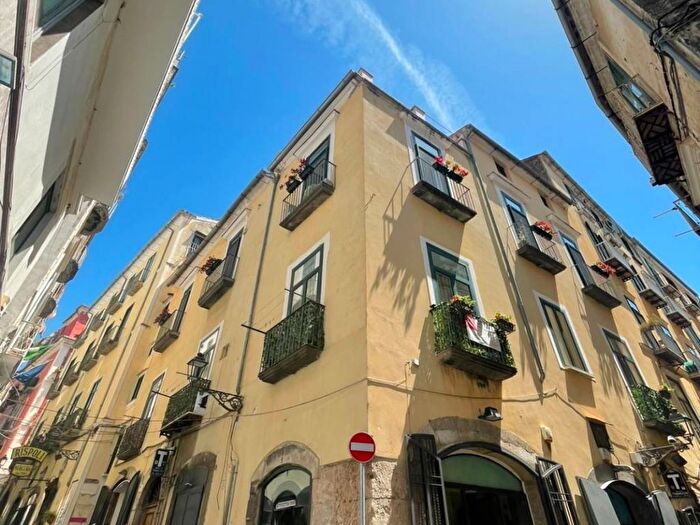 Appartamento quadrilocale in affitto in Via delle Botteghelle, Centro Storico Teatro Verdi, Salerno