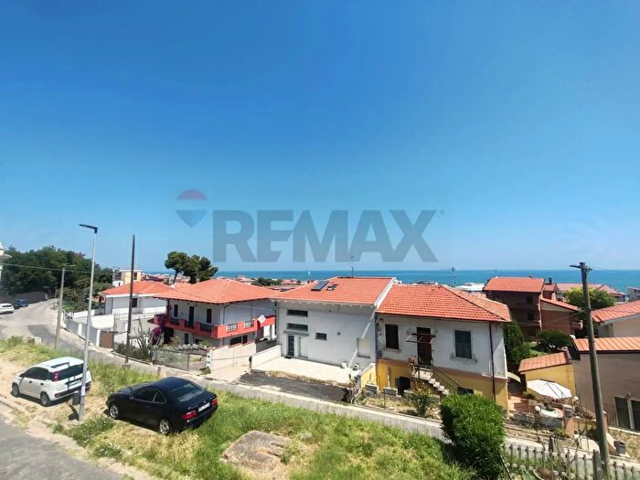 Appartamento trilocale in vendita in Via San Berardino, Francavilla Al Mare