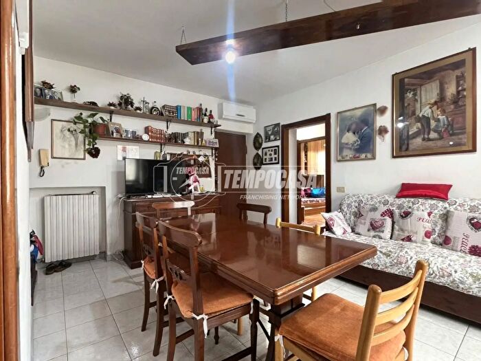 Appartamento quadrilocale in vendita in Piazza Indipendenza, Parabiago