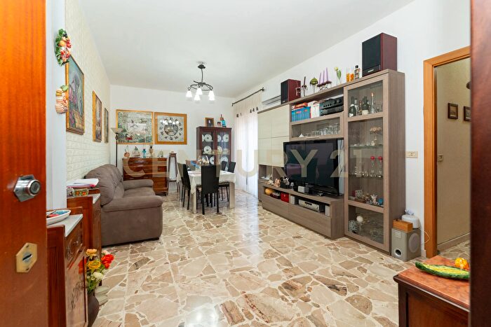 Appartamento quadrilocale in vendita in Corso dei Mille, Catania