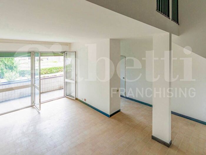 Appartamento bilocale in affitto in via Luciano Manara, Centro, Lecco