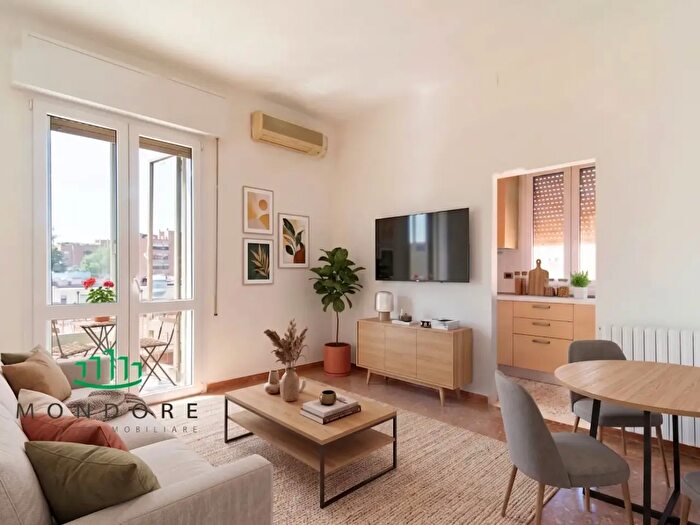Appartamento trilocale in vendita in Via Fernando Fortuzzi, Bologna