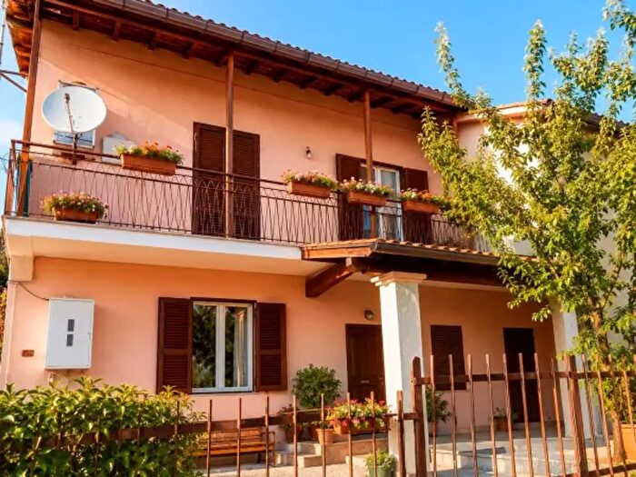 Appartamento trilocale in vendita in Via Quadrelle, Palestrina