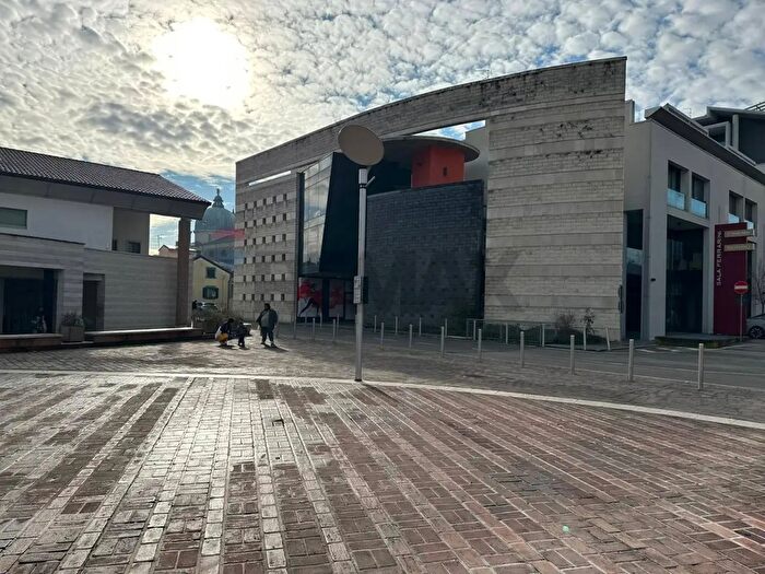 Appartamento trilocale in vendita in Villafranca Di Verona