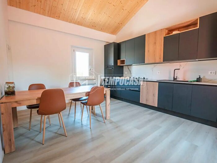 Casa trilocale in vendita in Via Raffaello Sanzio, Senigallia