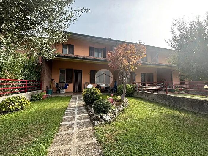 Casa quadrilocale in vendita in Via al Serio, Sergnano