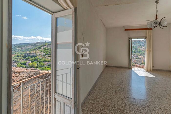 Casa con 5 locali in vendita in Via San Teodoro, Modica