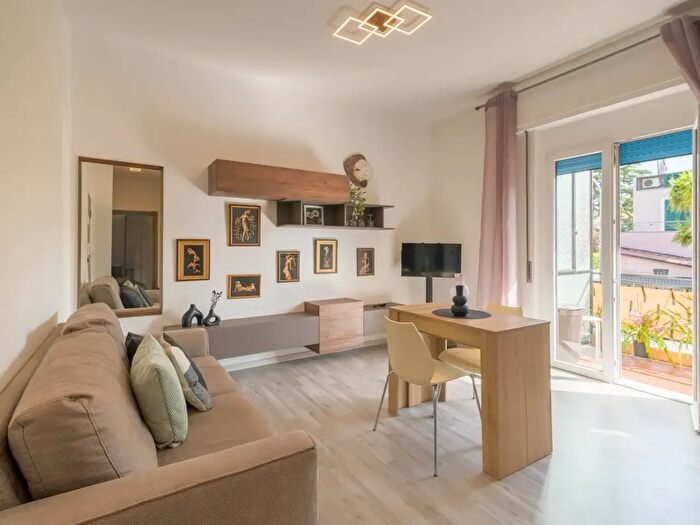 Appartamento bilocale in vendita in Via Isonzo, Loano