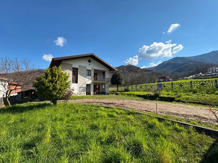 Casa con 6 locali in vendita in Martiniana Po