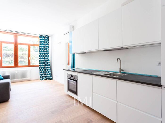 Appartamento bilocale in affitto in Via Gian Carlo Castelbarco, Corso San Gottardo, Milano