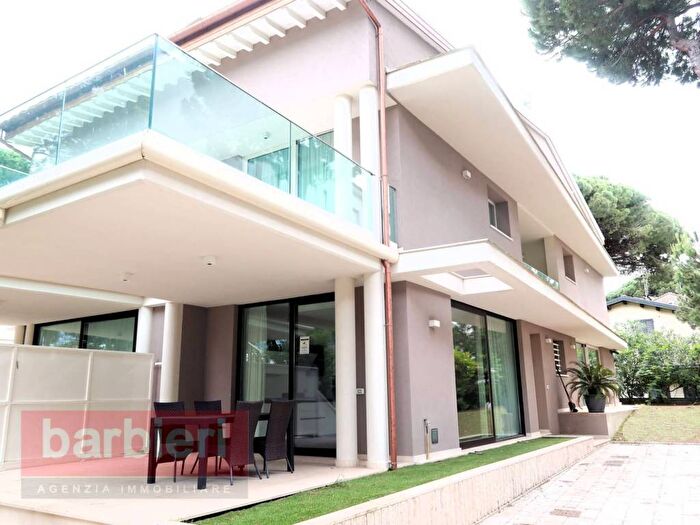 Casa con 5 locali in affitto in viale due giugno, Milano Marittima, Cervia