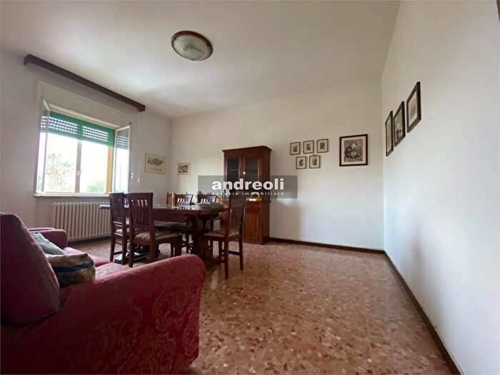 Casa quadrilocale in vendita in Jesi