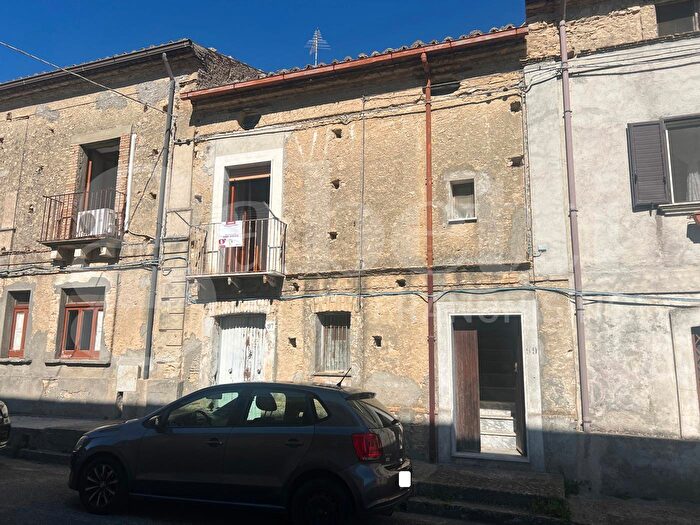 Appartamento trilocale in vendita in Via del Popolo, San Pietro In Amantea