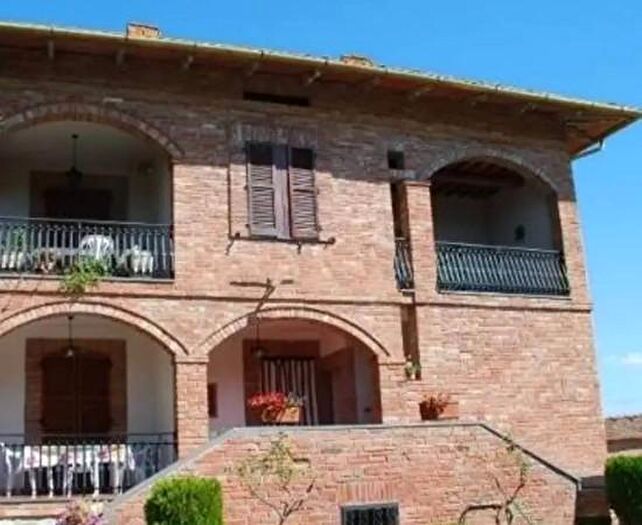 Appartamento quadrilocale in vendita in Via Etruria, Castiglione Del Lago