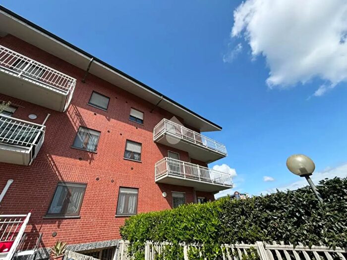 Appartamento con 5 locali in vendita in Via Stazione, None