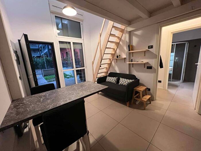 Appartamento trilocale in affitto in Via Enrico Cosenz, Bovisa, Milano