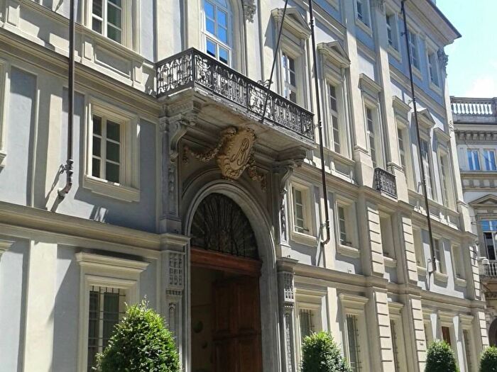 Appartamento quadrilocale in affitto in Via Vittorio Alfieri, Via Roma, Torino