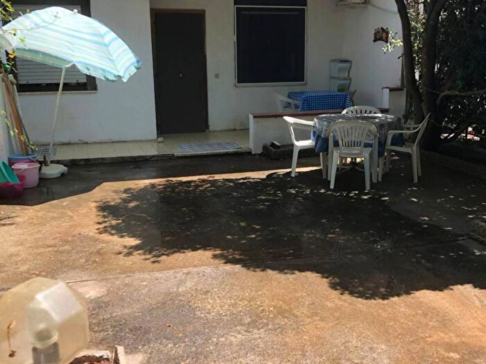 Casa bilocale in affitto in Viale Carrao, Cropani