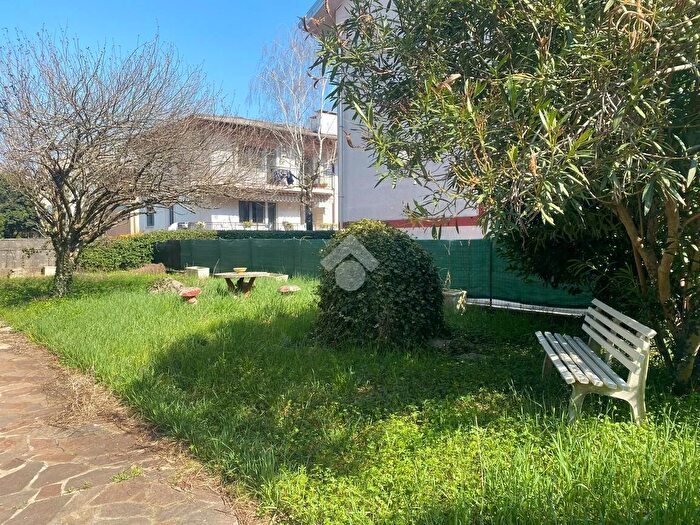 Casa con 5 locali in vendita in Viale Bernardino da Morcote, Udine