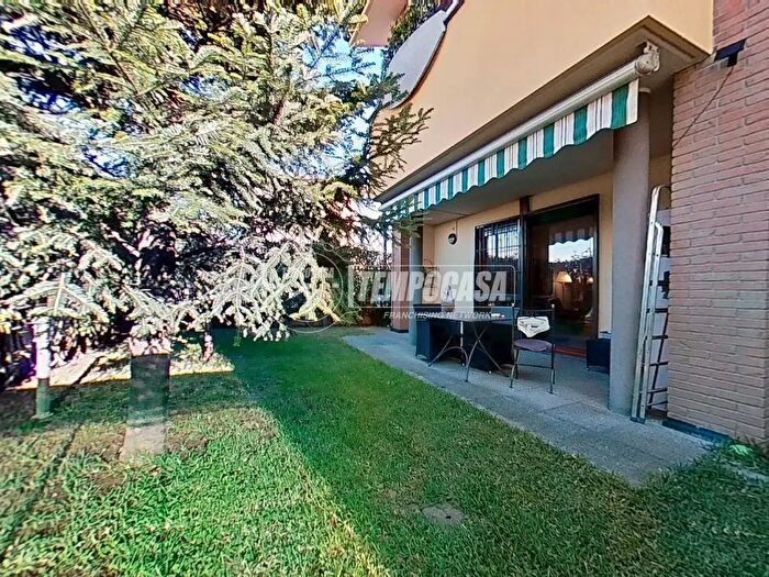 Appartamento bilocale in vendita in Via Raffaello Sanzio, Macherio