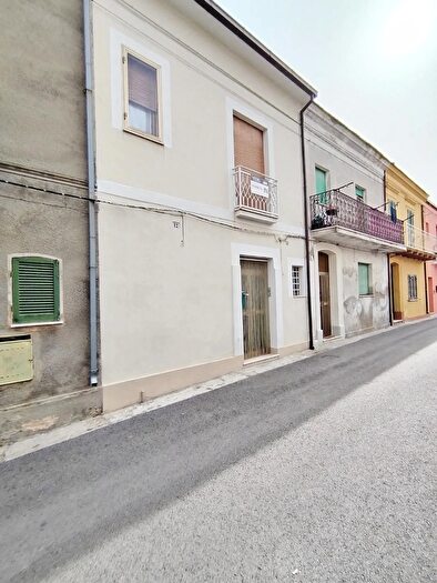 Casa con 8 locali in vendita in Casalbordino