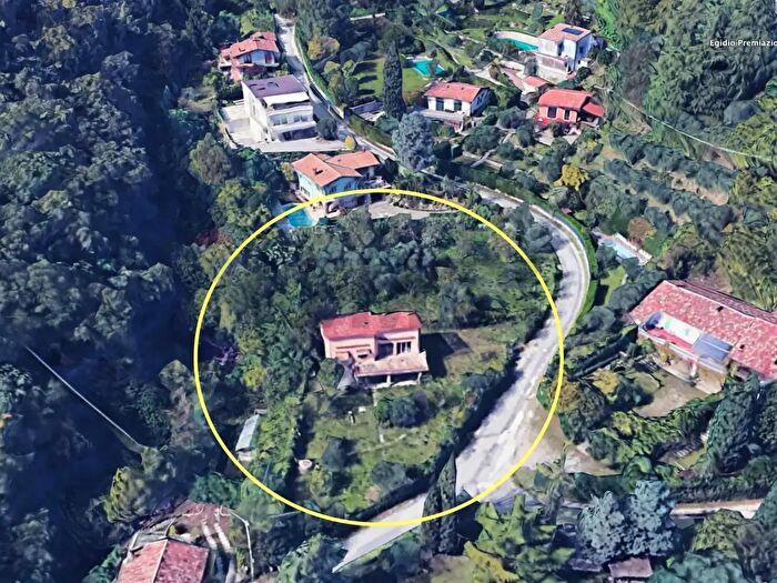 Appartamento con 8 locali in vendita in Via Bocca di Croce, Salo